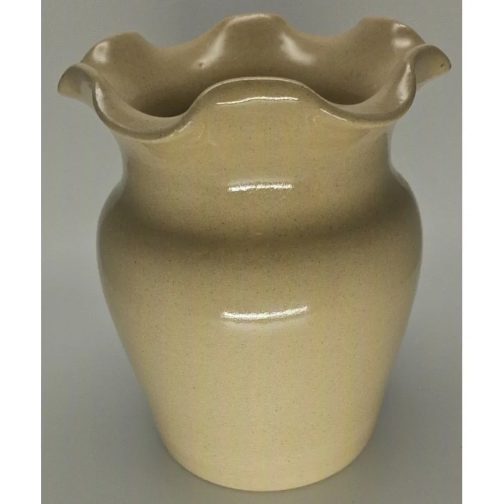 Yesteryears Vintage Hand Turned Stoneware Pottery Ruffle Top Vase Marshall TX